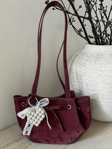 Sac sous le bras Femme Style Français Cuir PU Texture Velours Pendentif Cœur Künstliche Perle Nœud Dentelle Sac à Bandoulière Mode
