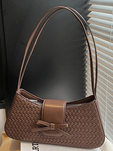 Sac baguette tissé marron foncé élégant avec nœud en cuir et doubles bretelles