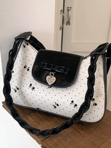 Sac à Épaule en Cuir PU à Pois Papillon Style Français de Niche Pour Femmes Vintage Nœud Pendentif Cœur Sac Bandoulière