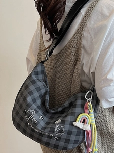 Sac bandoulière à carreaux gris et noir avec broderie d'ours et bandoulière en cuir