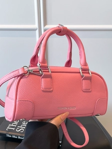 Sac Boston pour Femmes en Cuir PU Texture Litchi Tendance Sac à Main Mode Imprimé Lettres Avec Bandoulière Réglable