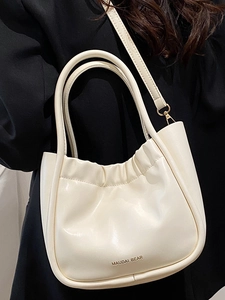 Schicke cremeweiße Handtasche aus PU-Leder mit Falten, Rundgriff und schmalem Schultergurt