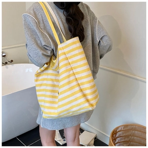 Sac fourre-tout en toile à rayures jaunes en maille douce avec une grande capacité