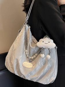 Silver pleated large capacity shoulder bag with chain, pearl charm and cloud pendant