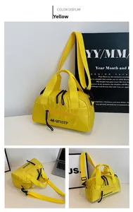 Détails du sac à bandoulière en nylon jaune vif résistant à l'eau avec sangle réglable