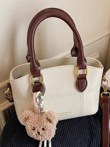 Damen Casual PU Leder Kontrastfarbe Schultertasche Urban Simple Kleine Handtasche Mit Bärenanhänger Crossbody Tasche