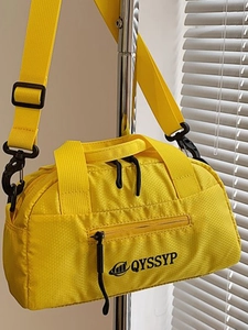Sac bandoulière de baseball en nylon jaune avec sangle réglable et logo imprimé