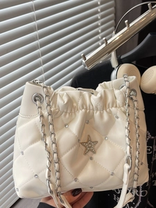 Sac à Épaule Matelassé Femme Étoile en Strass Cuir PU Chaîne Sac Bandoulière Mode Chic Sac Sous le Bras Petit Sac à Main