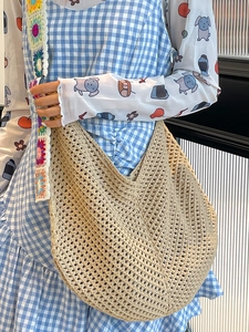 Grand sac cabas en crochet beige avec fleurs colorées pour la plage en été