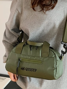 Sac bandoulière en nylon ripstop vert olive avec sangle réglable et poche zippée