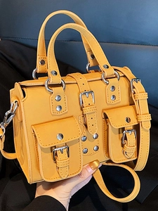 Sac à Main Vintage Moto Boston Pour Femmes Multi-Poches en Cuir PU Sac à Bandoulière Avec Rivets Et Bandoulière Réglable