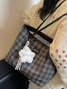 Fashion checkerboard canvas tote bag with leather straps and a star plush charm