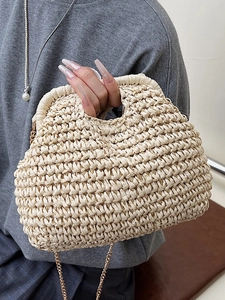 Sac à main en paille tressée beige avec bandoulière chaîne dorée et poignée ronde