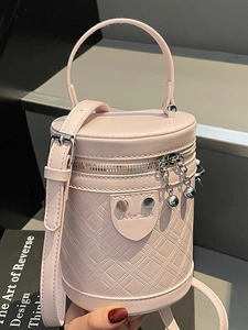 Rosa gesteppte Eimer-Tasche aus Leder mit Tragegriff und verstellbarem Riemen im Design