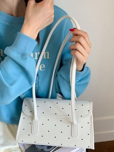 Summer white shoulder bag with black heart patterns and long straps for daily use
