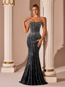 Robe de soirée sirène bustier élégante avec strass scintillants dans un style luxueux