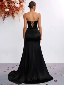 Elegant strapless black mermaid evening dress with lace-up back and long satin train
