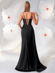 Eleganter rückenfreier Abendkleid mit Spitzenkorsett, Schnürung und Satin-Schleppe
