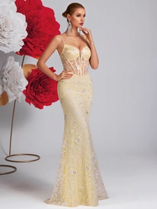 Elegant spaghetti strap evening dress with butterfly embroidery and fishtail skirt design