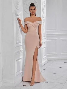 Robe de soirée élégante champagne à épaules dénudées avec fente haute et col en V