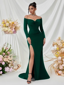 Elegant emerald green off-shoulder long sleeve evening gown with high side slit