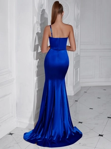 Robe de soirée élégante en satin bleu royal dos nu avec épaule unique et traîne sirène