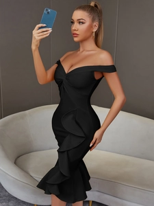 Robe bandage noire élégante à épaules dénudées avec ourlet à volants pour cocktails