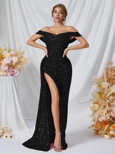 Robe de soirée élégante à paillettes noires avec fente haute pour fête de mariage formelle