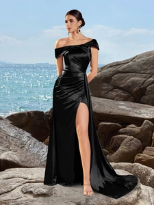 Robe de Soirée Élégante en Satin de Polyester à Épaules Dénudées pour Femmes Coupe Cintrée Plissée avec Fente Haute