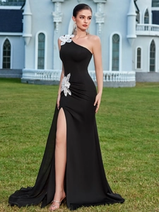 Elegant one-shoulder black evening gown with white floral embroidery and high split