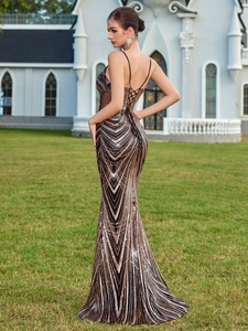 Robe de soirée sirène élégante à paillettes avec motifs géométriques et dos lacé