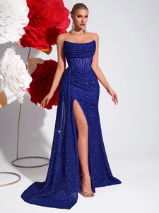 Robe de soirée bustier à paillettes bleu foncé avec corset et fente haute élégante