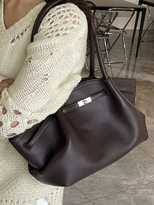 Retro coffee leather tote bag with metal twist lock and minimalist shoulder strap design