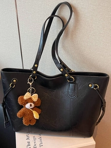 Sac Fourre-Tout en Cuir PU Grande Capacité Minimaliste Urbain pour Femmes Sac à Bandoulière Décontracté Avec Ours Peluche