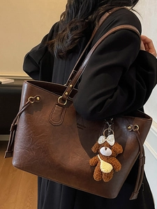 Grand sac cabas minimaliste en cuir PU marron foncé avec joli charm d'ours femme