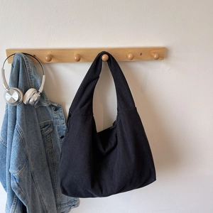 Sac fourre-tout tendance en velours côtelé noir au design hobo grande capacité