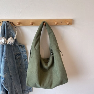 Sac fourre-tout en velours côtelé vert herbe avec grande capacité et bandoulière