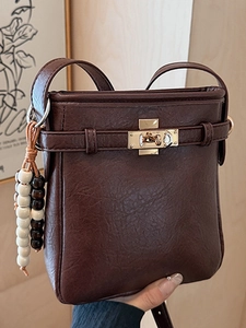Damen Litschi-Muster PU-Leder Kleine Quadratische Tasche Retro Schulter Umhängetasche Mit Metallverschluss Und Perlenanhänger