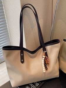 Women Large Capacity Canvas Tote Bag Minimalist Commuter Shoulder Bag With Wooden Bead Charm Fashion Splicing Handbag