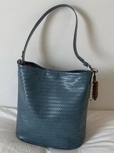 Fashionable Woven Bucket Shoulder Bag For Women Large Capacity PU Leather Crossbody Bag With Bead Charm Urban Simple Handbag