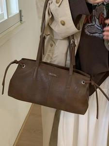 Borsa a mano retrò in pelle marrone da donna con design spazioso e doppie tracolle
