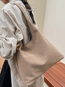 Sac à bandoulière hobo minimaliste beige à grande capacité pour femme en similicuir souple