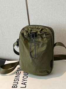 Japanese Style Nylon Drawstring Crossbody Phone Bag For Women Simple Casual Solid Color Wrinkled Texture Shoulder Bag