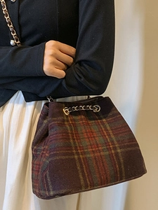 Retro plaid wool bucket bag with chain detail for autumn 2025 casual daily style