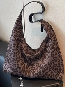 Leopard Print Tote Bag For Women Retro Large Capacity Shoulder Bag Suede Urban Minimalist Fashion Commuting Handbag