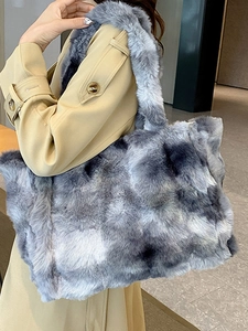 Grand sac fourre-tout en fausse fourrure texture marbrée bleue pour automne hiver femme