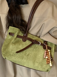 Borsa tote vintage in pelle scamosciata verde salvia con manici in pelle marrone