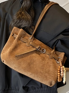 Borsa tote in camoscio marrone con cinturini in pelle e perline retrò da donna