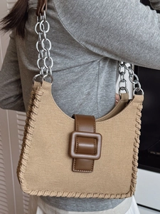 Sac sous le bras en toile contrastée avec bords tissés et boucle en cuir vintage