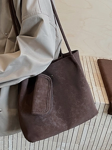 Borsa tote vintage marrone scuro effetto scamosciato con piccola pochette e tracolla lunga
